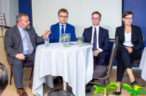 referenci podczas pierwszego dnia obrad